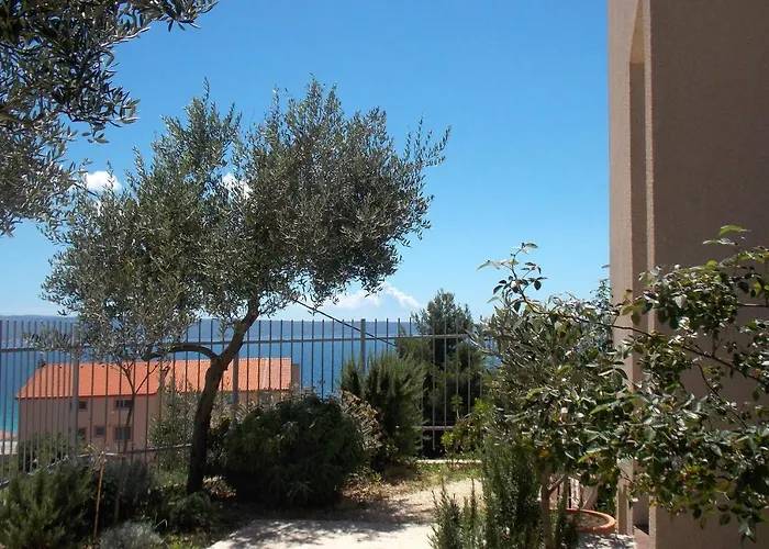 Apartment Apartments With A Parking Space Podstrana, Split - 7572 Podstrana