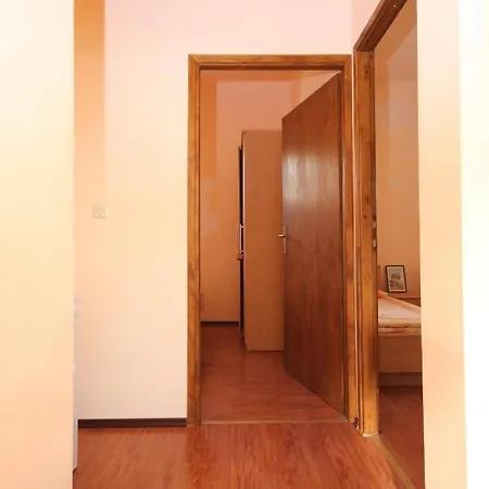 With A Parking Space Podstrana, Split - 7572 Daire